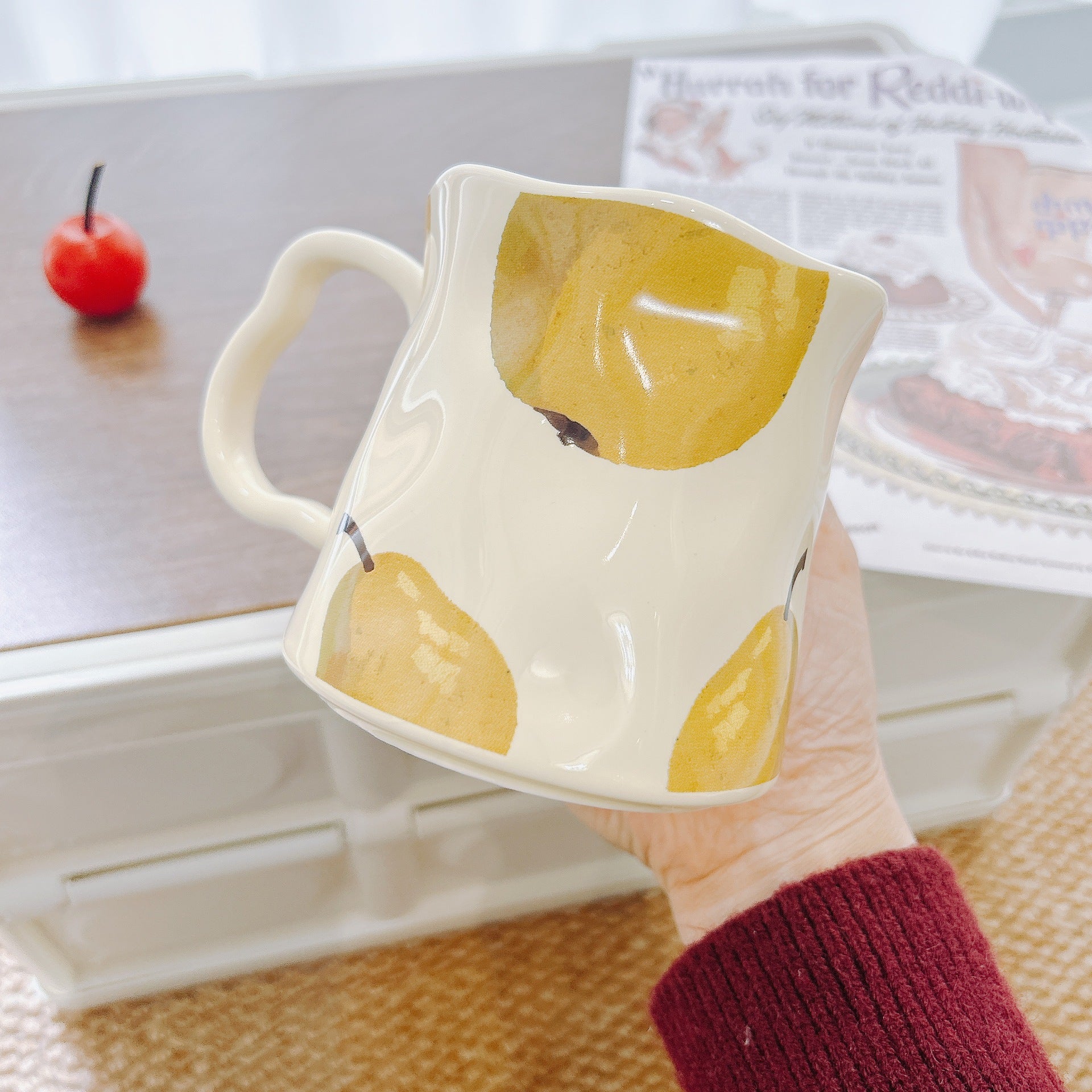 Handmade Underglaze Ceramic Coffee Mug with Hand-Drawn Pear Pattern, 400ml