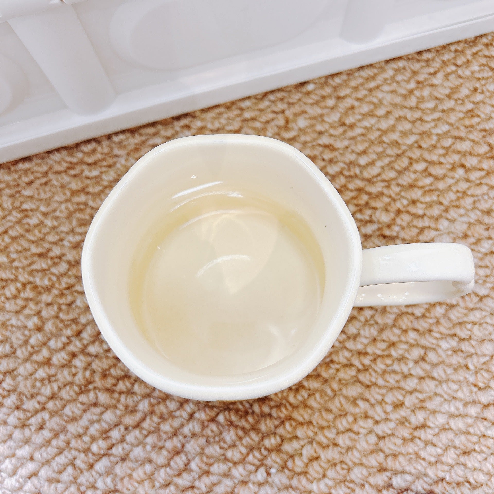 Handmade Underglaze Ceramic Coffee Mug with Hand-Drawn Pear Pattern, 400ml