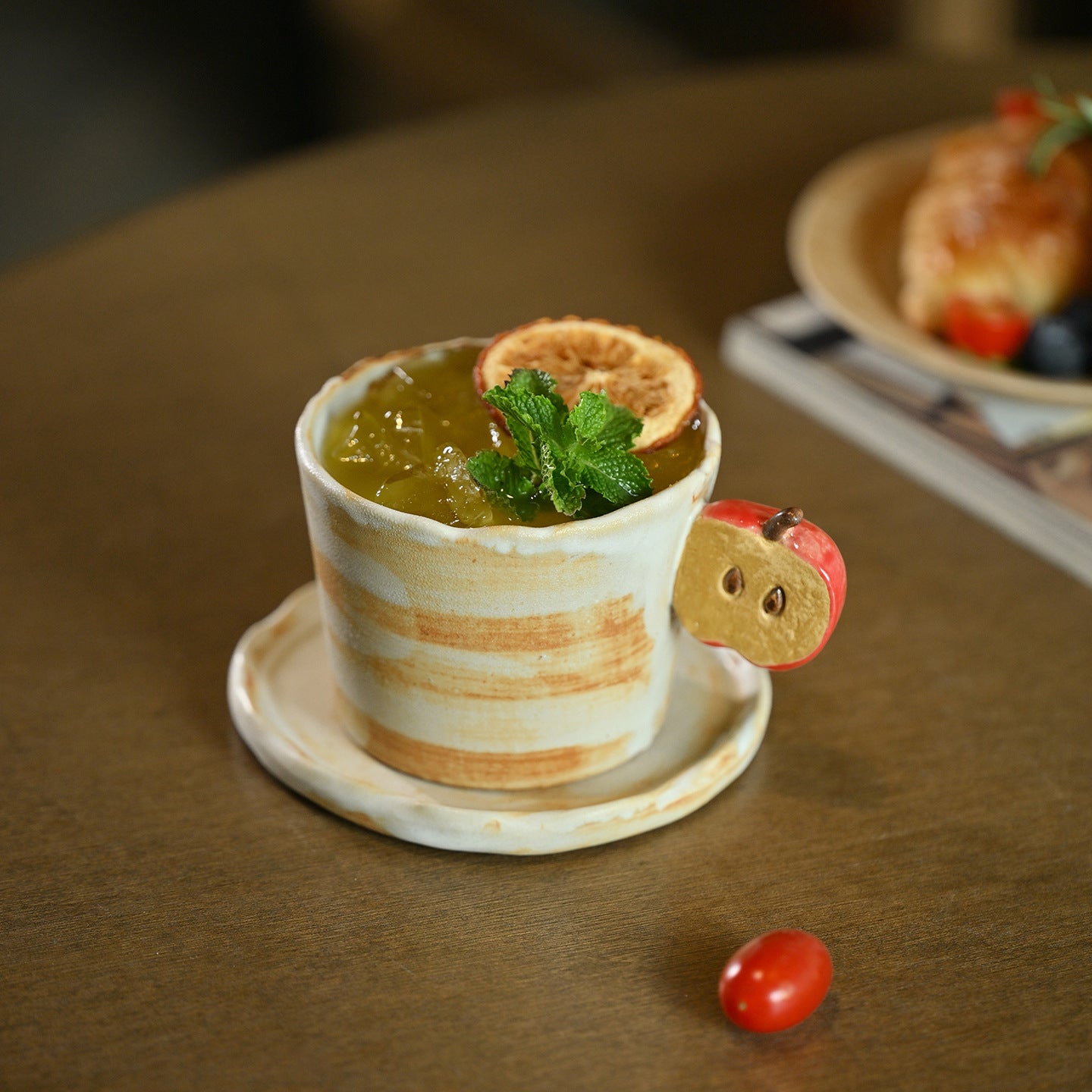 Handcrafted Ceramic Coffee Mug Set with 3D Apple Accent, 250ml