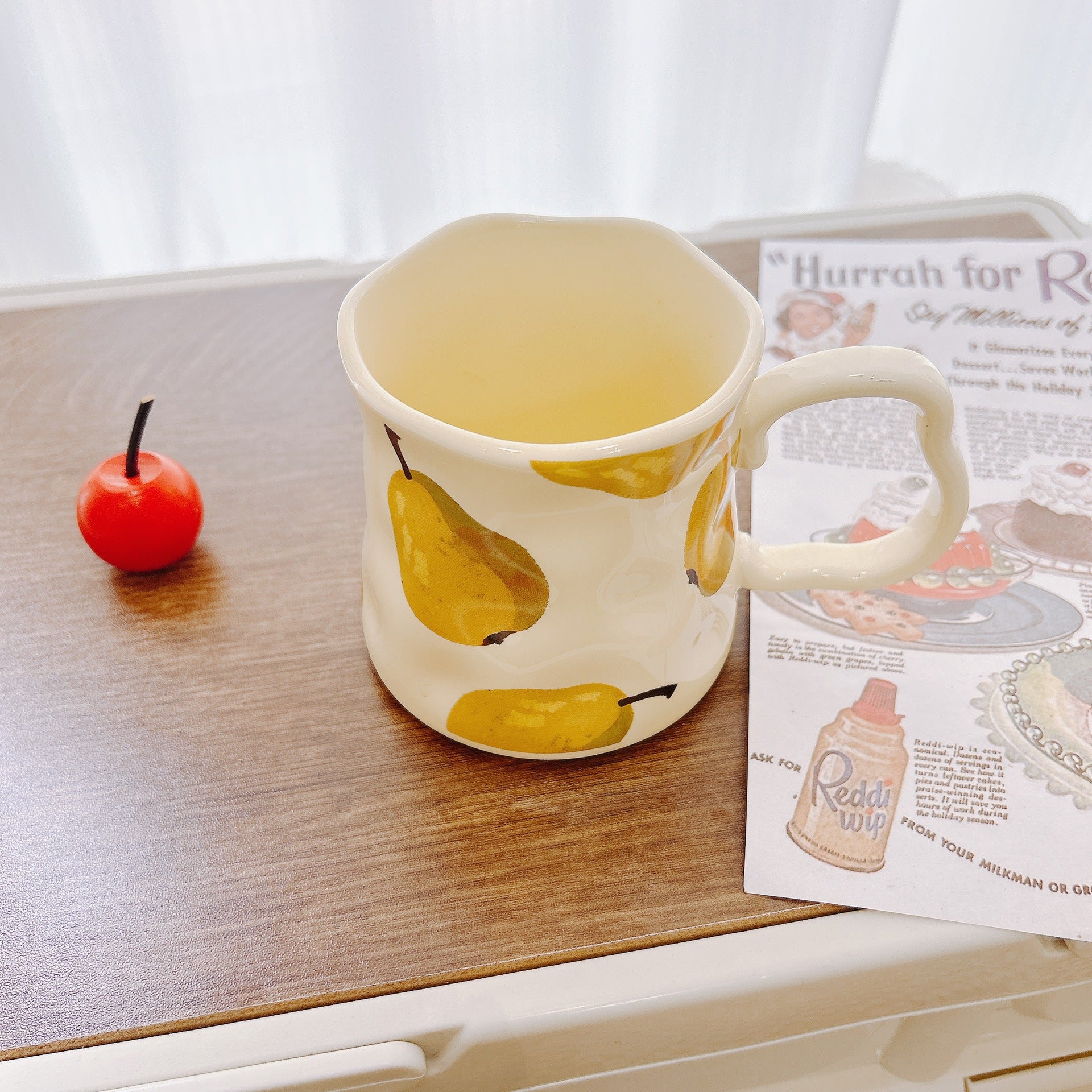 Handmade Underglaze Ceramic Coffee Mug with Hand-Drawn Pear Pattern, 400ml